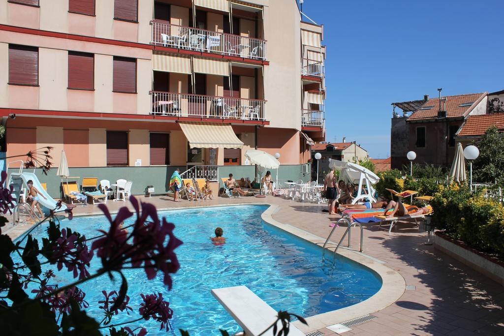 Residence Olivotti Finale Ligure Exterior photo